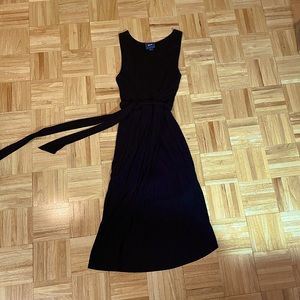 Anthropologie - Black Sleeveless V-Neck Midi Dress with Split Hem & Tied Waist